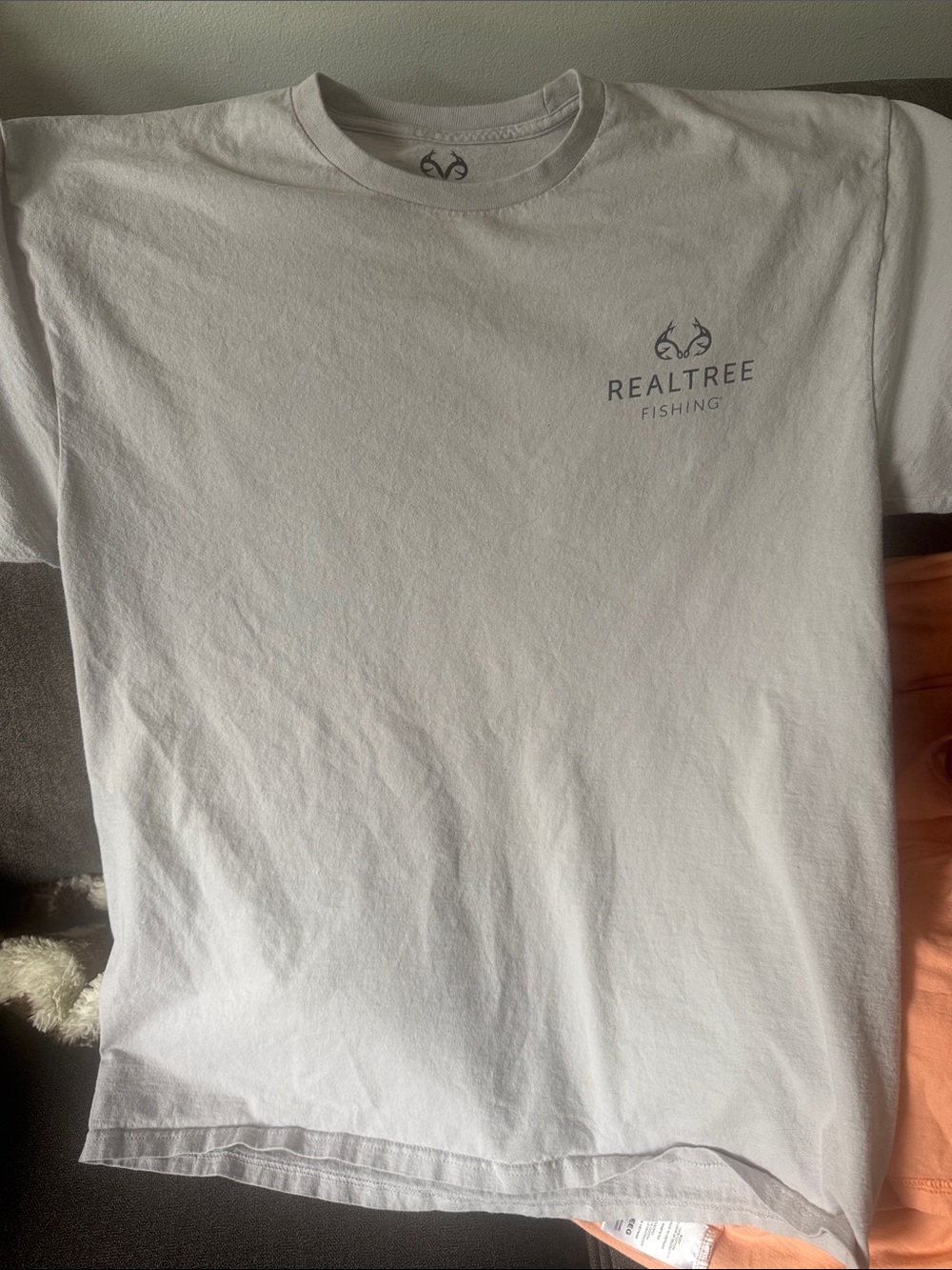 Realtree Fishing Short Sleeve Tee in Light Gray